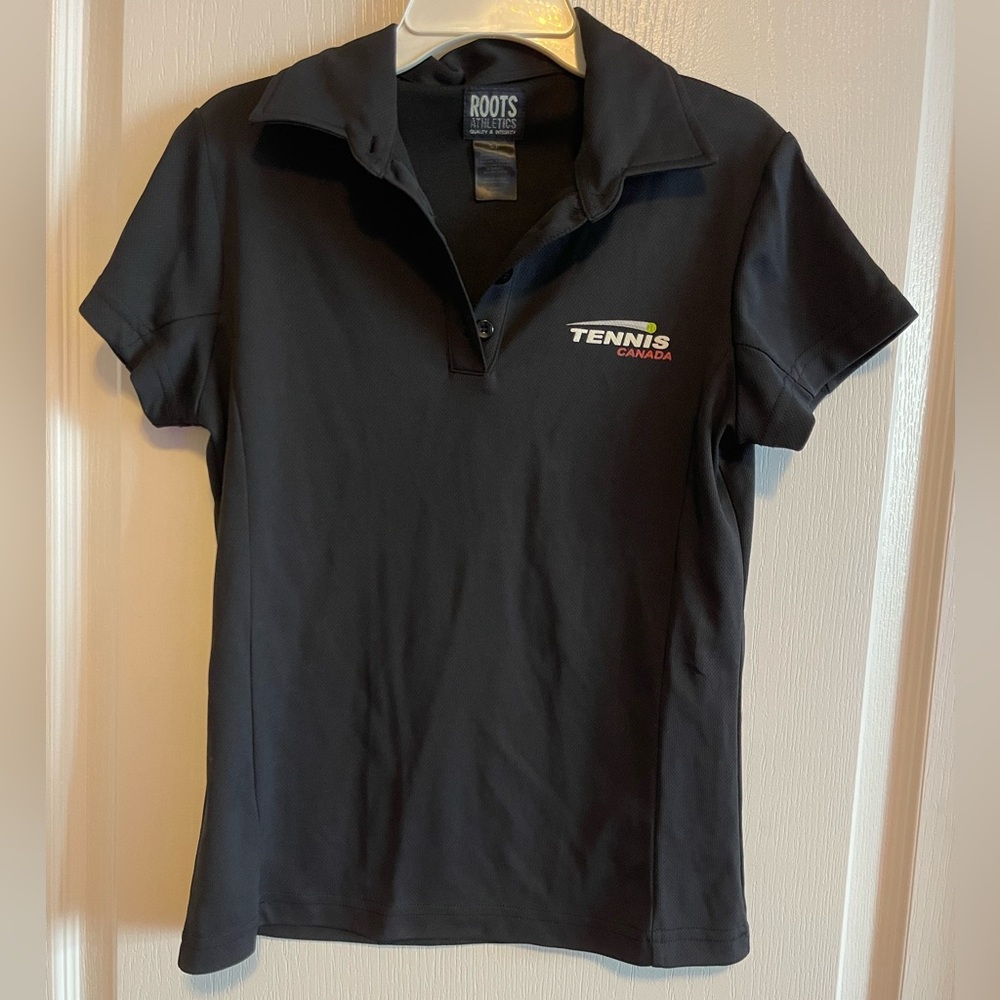 Roots Team Canada 🇨🇦 Short Sleeve Shirt in size small